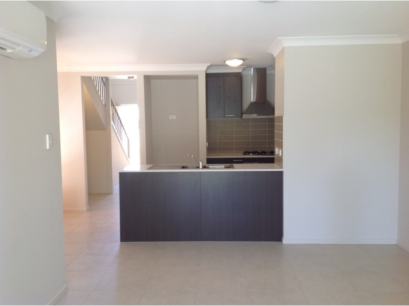 2/3  Christine Drive, Coomera QLD 4209