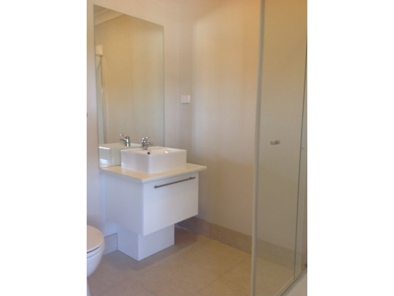 2/3  Christine Drive, Coomera QLD 4209