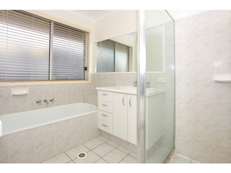 31 Monterey Keys Drive, Helensvale QLD 4212