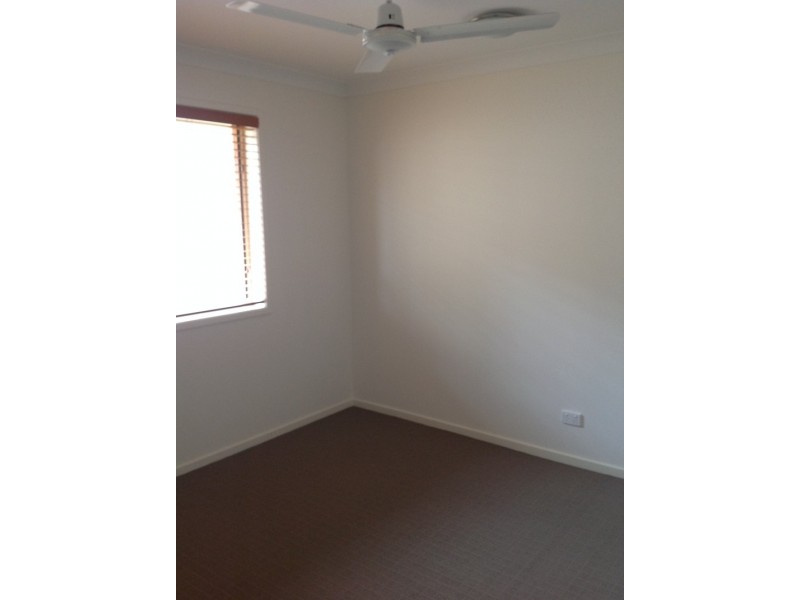 1/4 Christine Drive, Coomera QLD 4209