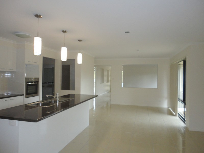 8  Wildflower Circuit, Upper Coomera QLD 4209