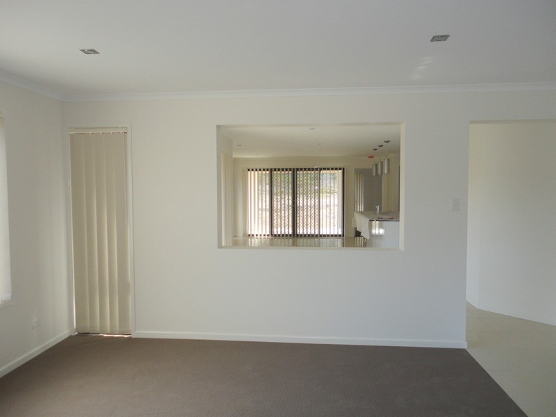 8  Wildflower Circuit, Upper Coomera QLD 4209
