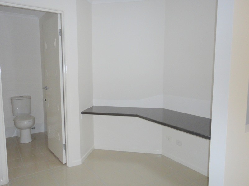 8  Wildflower Circuit, Upper Coomera QLD 4209
