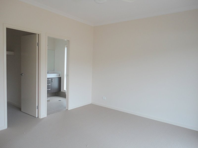 39 Wildflower Circuit, Upper Coomera QLD 4209