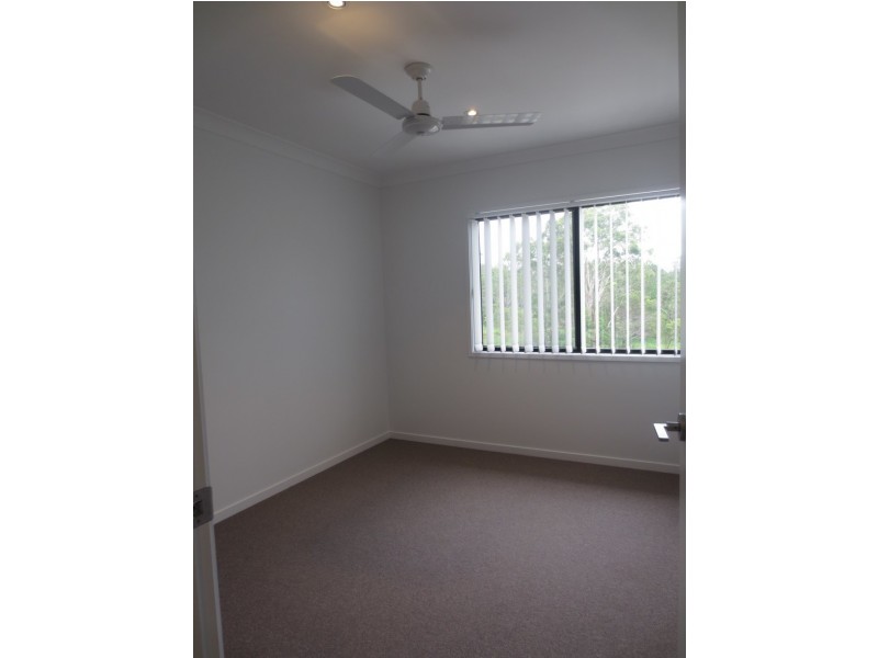 2/17 Chrome Drive, Pimpama QLD 4209