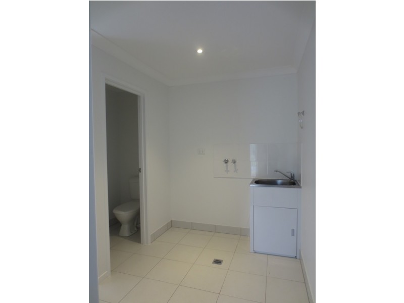 2/17 Chrome Drive, Pimpama QLD 4209