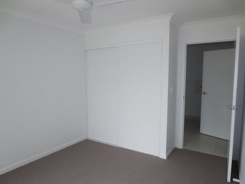 2/17 Chrome Drive, Pimpama QLD 4209