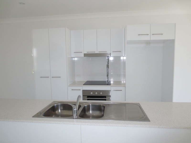 2/23 Chrome Drive, Pimpama QLD 4209