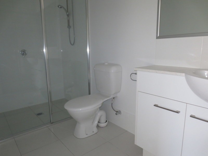 2/23 Chrome Drive, Pimpama QLD 4209