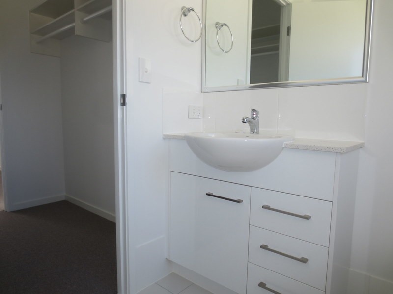 2/23 Chrome Drive, Pimpama QLD 4209