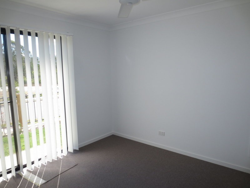 2/23 Chrome Drive, Pimpama QLD 4209