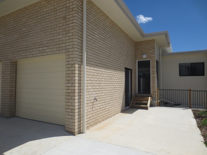 2/23 Chrome Drive, Pimpama QLD 4209