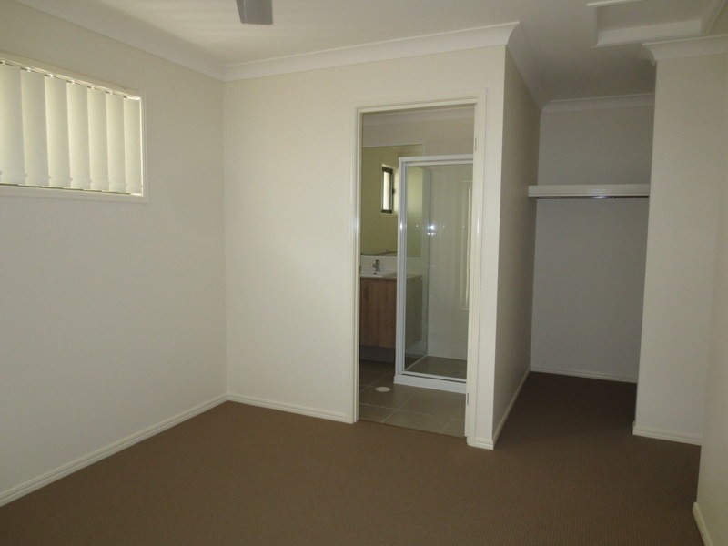 31 Damian Leeding Way, Upper Coomera QLD 4209