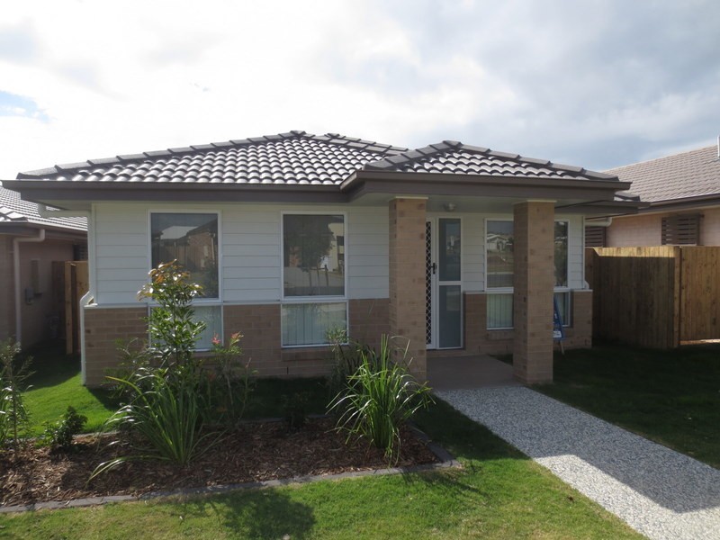 74 Beaumont Drive, Pimpama QLD 4209