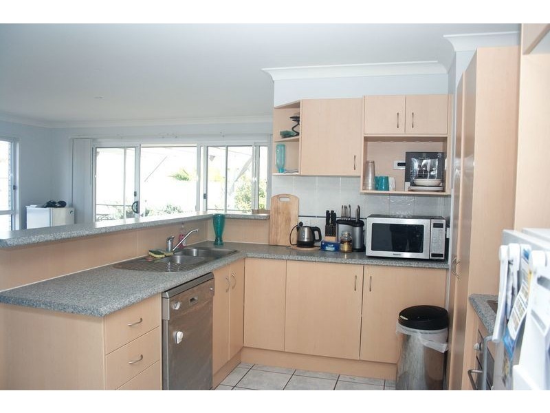 16 Billinghurst Crescent, Upper Coomera QLD 4209