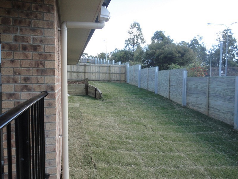 18 Hanover Drive, Pimpama QLD 4209