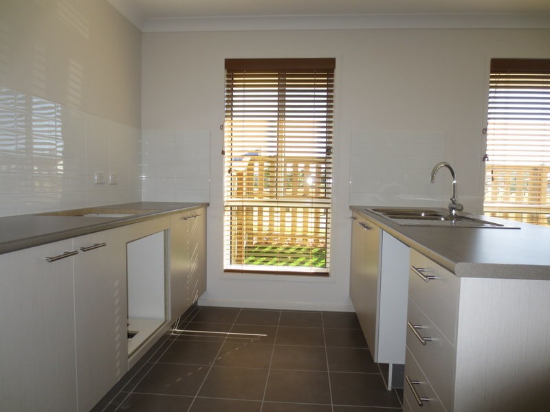 13 Carnarvon Court, Pimpama QLD 4209