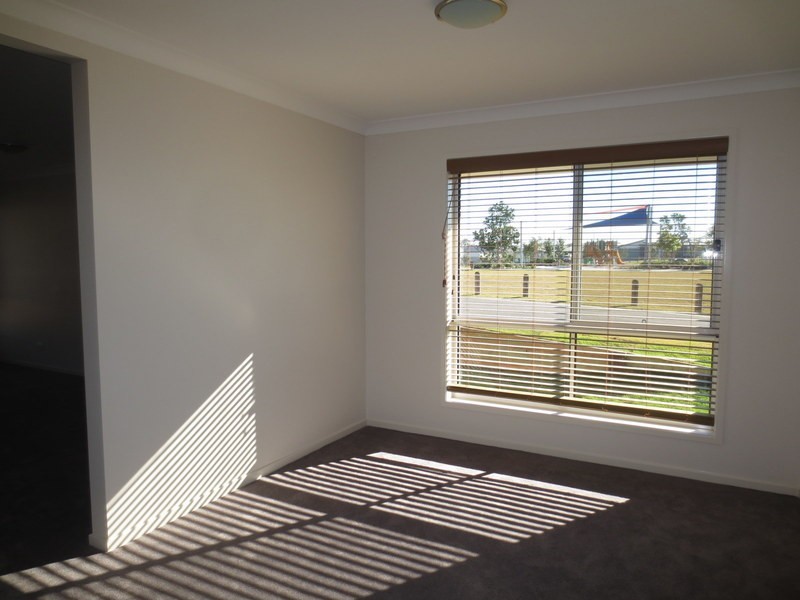 13 Carnarvon Court, Pimpama QLD 4209