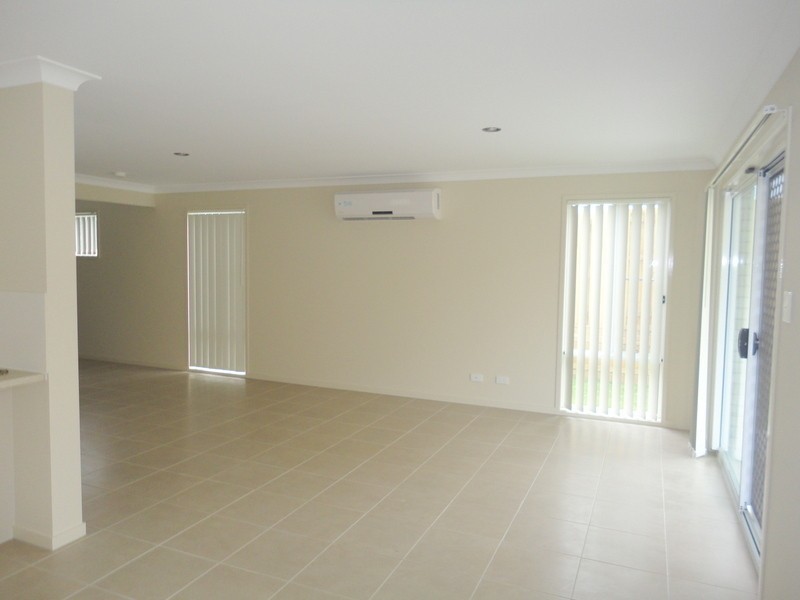 27 Chrome Drive, Pimpama QLD 4209