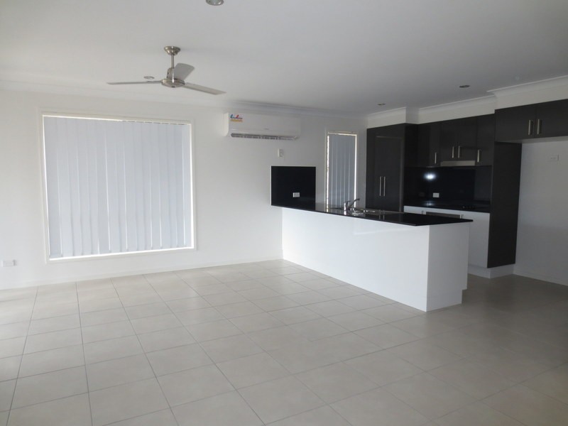 8 Sienna Crescent, Pimpama QLD 4209