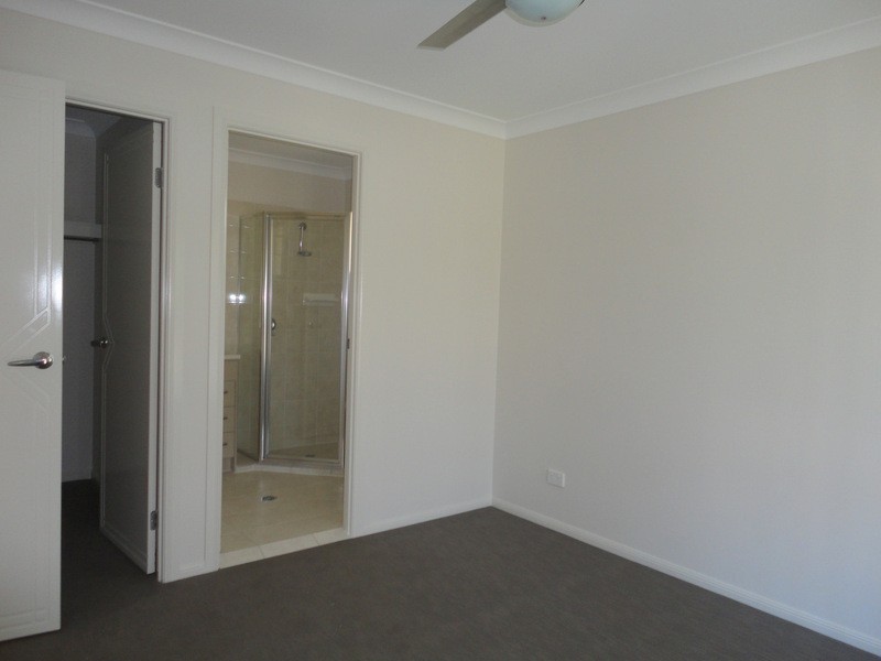 33 Wildflower, Upper Coomera QLD 4209