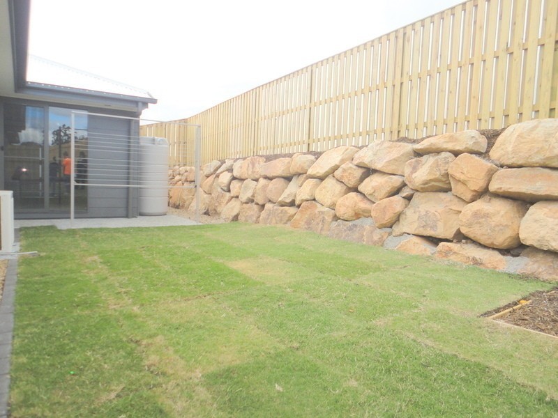 8 Zinc Street, Pimpama QLD 4209