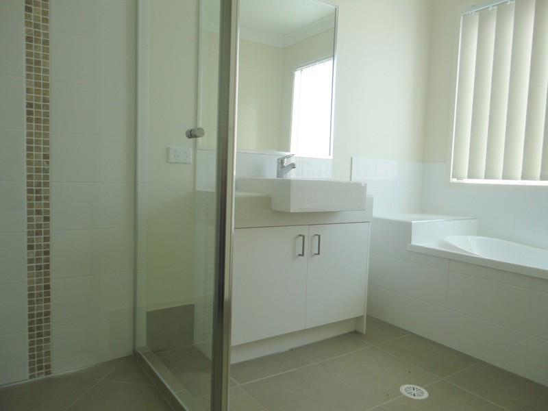 5 Kelly Avenue, Coomera QLD 4209