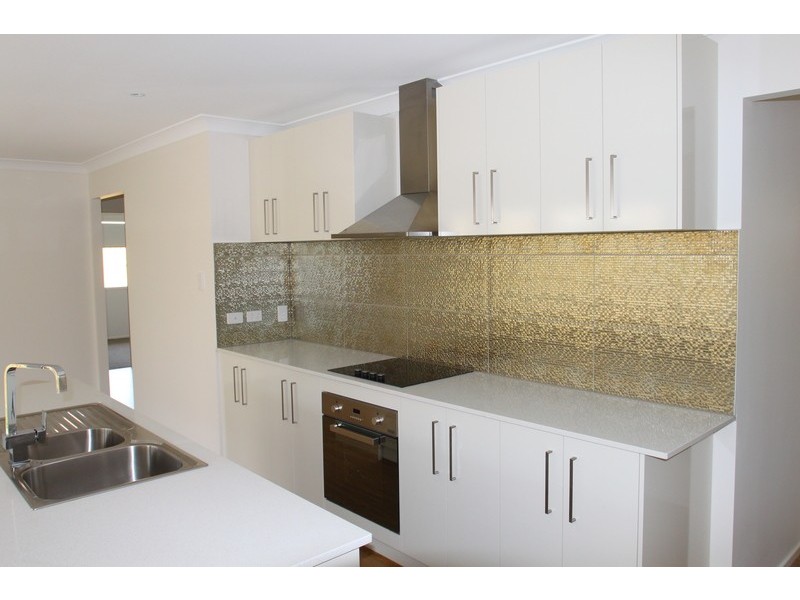 12 Ningaloo Drive, Pimpama QLD 4209