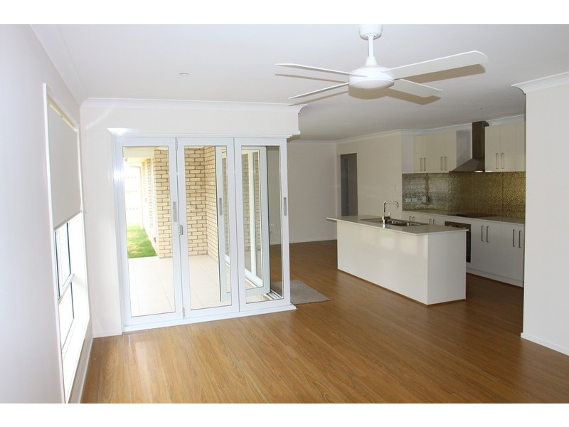 12 Ningaloo Drive, Pimpama QLD 4209