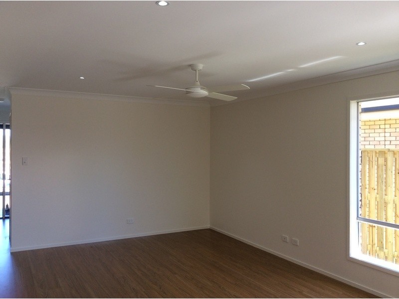 12 Ningaloo Drive, Pimpama QLD 4209