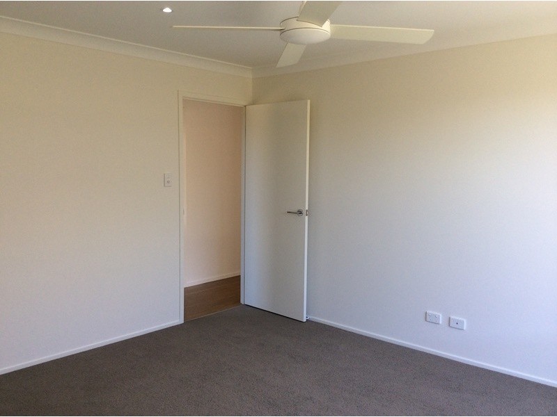 12 Ningaloo Drive, Pimpama QLD 4209