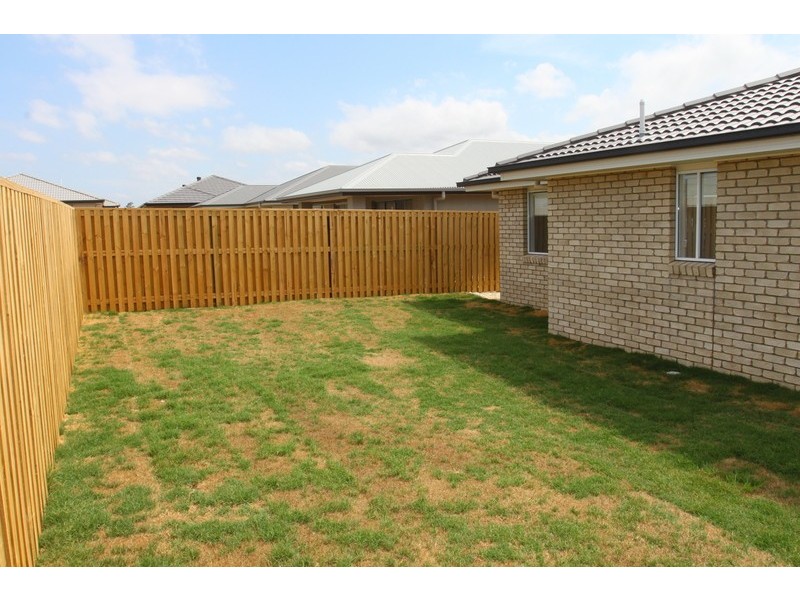 12 Ningaloo Drive, Pimpama QLD 4209
