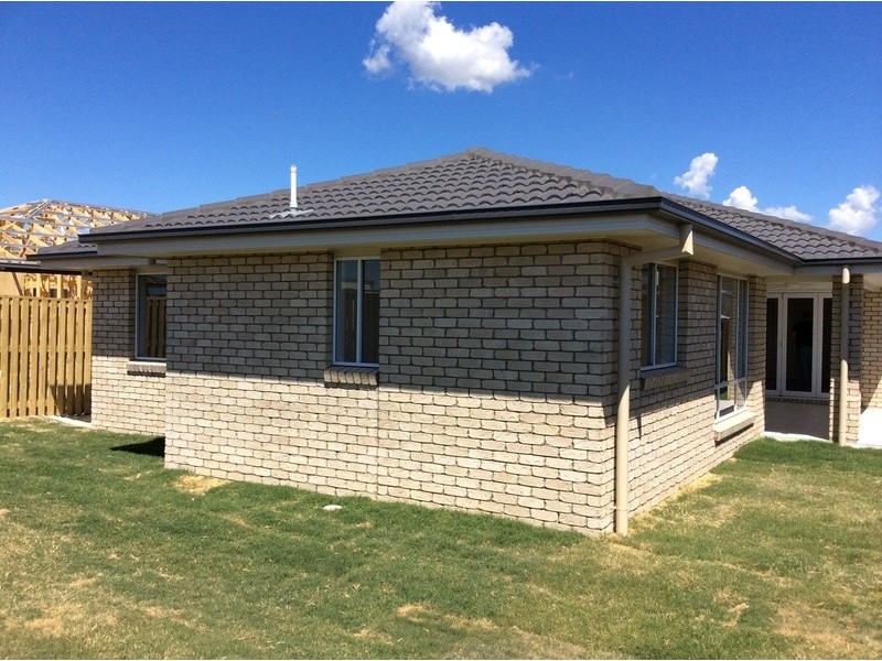 12 Ningaloo Drive, Pimpama QLD 4209