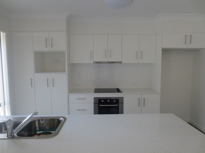 2/33 Arondel Circuit, Upper Coomera QLD 4209