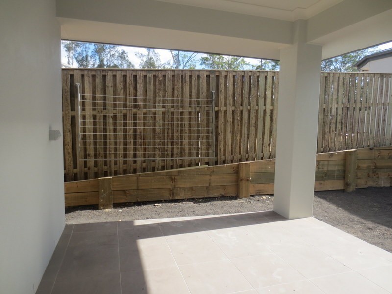 2/33 Arondel Circuit, Upper Coomera QLD 4209