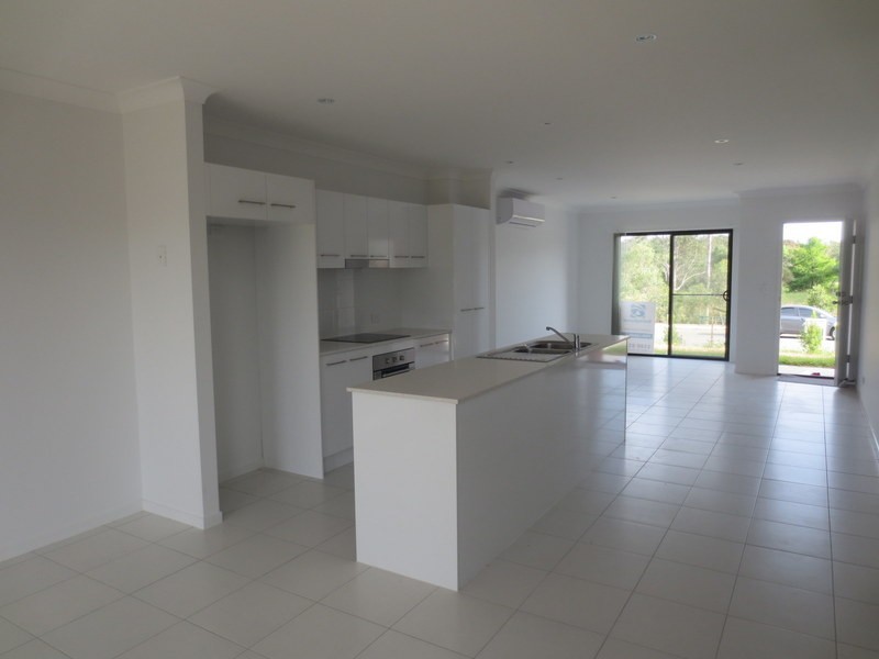 2/35 Chrome Drive, Pimpama QLD 4209