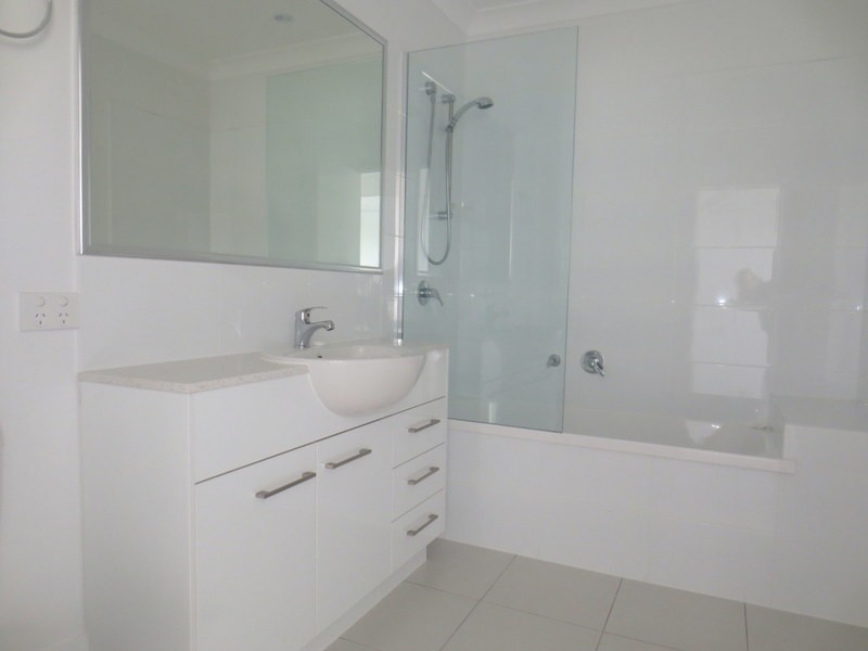 2/35 Chrome Drive, Pimpama QLD 4209
