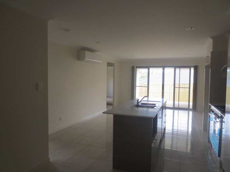 1/21 Arondel Circuit, Upper Coomera QLD 4209