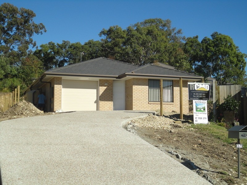37 Winchester Crescent, Pimpama QLD 4209