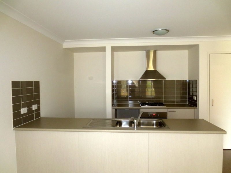 2/4 Christine Drive, Coomera QLD 4209