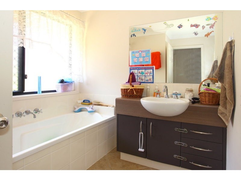 10 Bennett, Upper Coomera QLD 4209