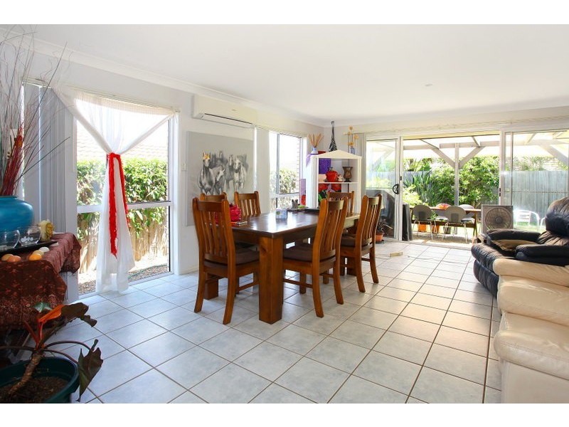 16 Billinghurst Crescent, Upper Coomera QLD 4209