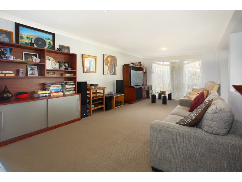 16 Billinghurst Crescent, Upper Coomera QLD 4209