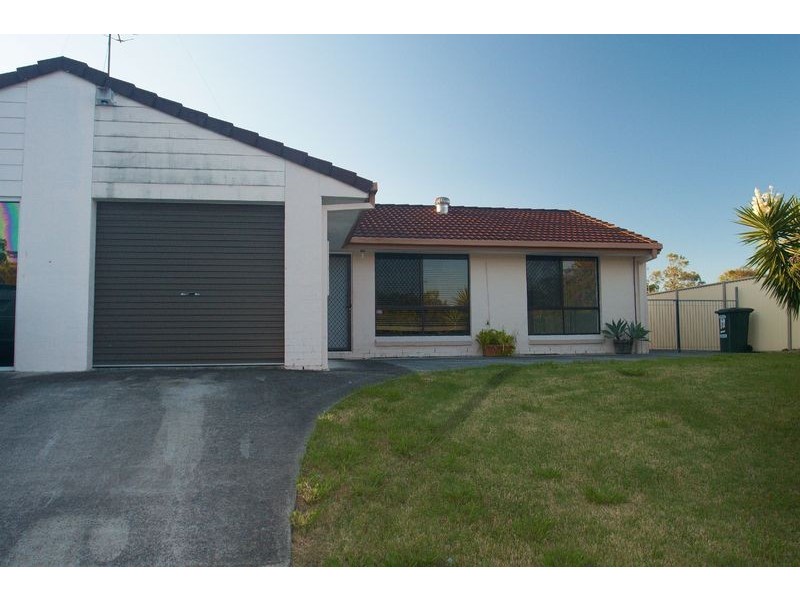 1/76 Village Way, Oxenford QLD 4210