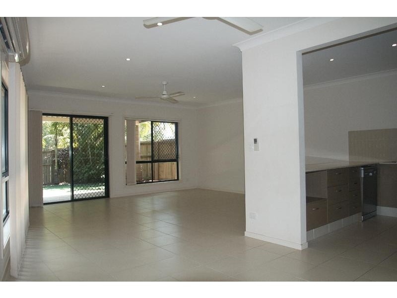 1/7 Dine Street, Upper Coomera QLD 4209