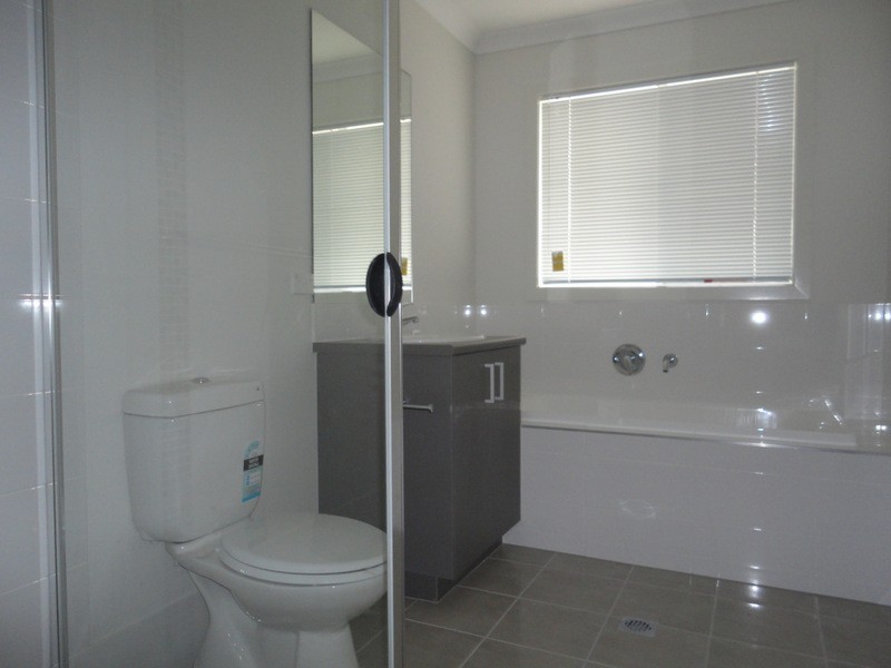 32 Venetian Way, Coomera QLD 4209