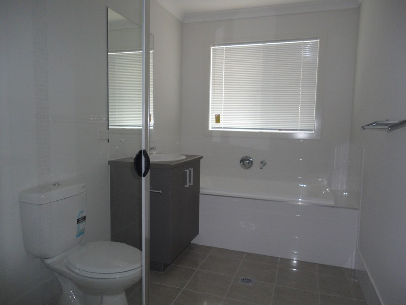 32 Venetian Way, Coomera QLD 4209