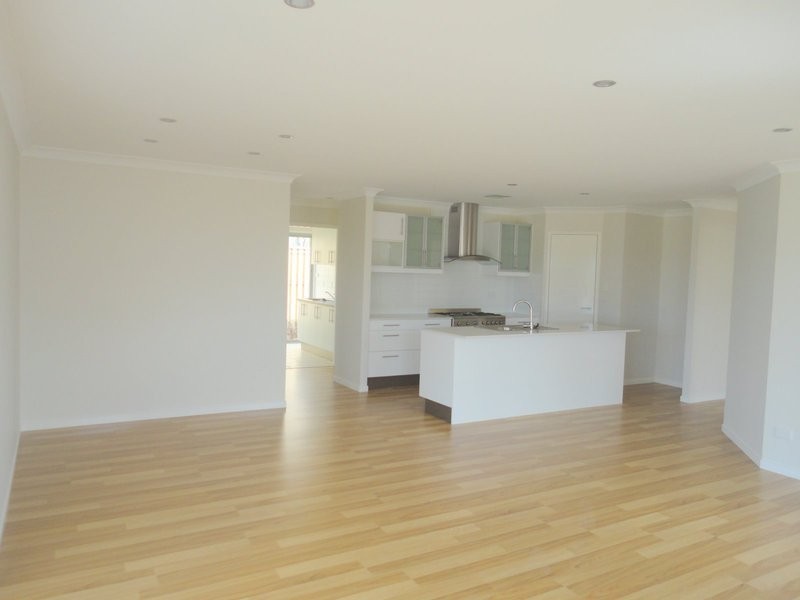 10 Conjola Crescent, Upper Coomera QLD 4209