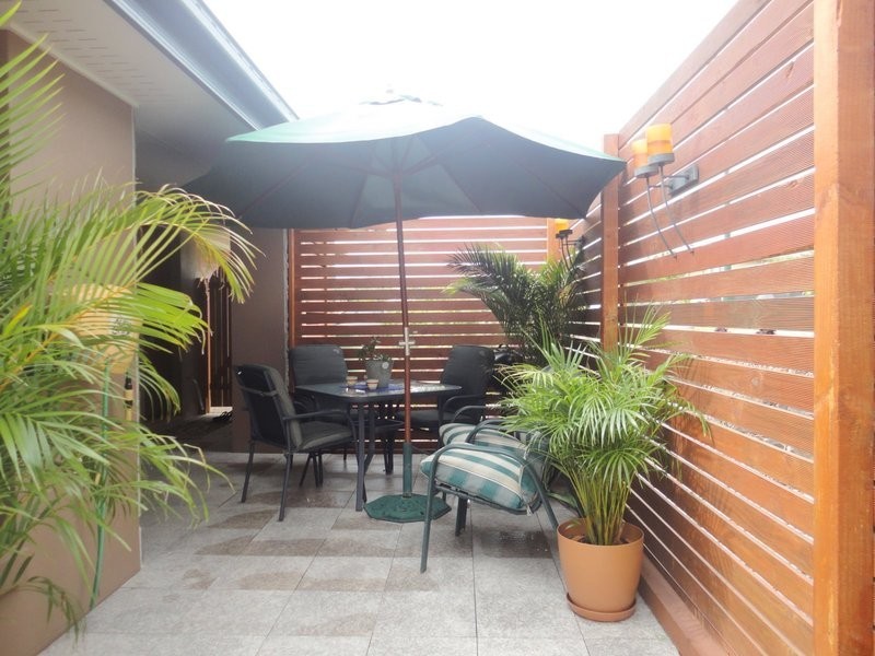 2/2 Valda Avenue, Coomera QLD 4209