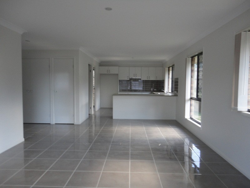 18 Hanover Drive, Pimpama QLD 4209